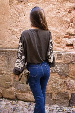 Blusa manga bordada