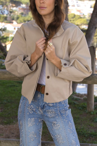 Chaqueta Corta Tipo Gabardina “Essential”