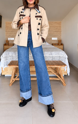 Chaqueta oversize con aplicaciones decorativas beige