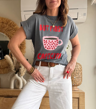 Camiseta But First Cafecito