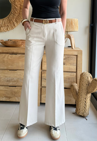 Pantalón recto beige essential