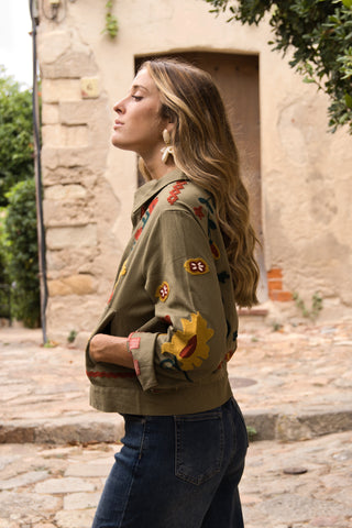 Chaqueta Bordada Alma ❤️