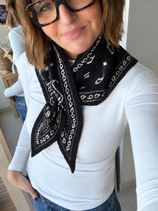 Fular Bandana de Punto con Nudo