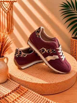 Zapatillas Burdeos con Detalles Leopardo