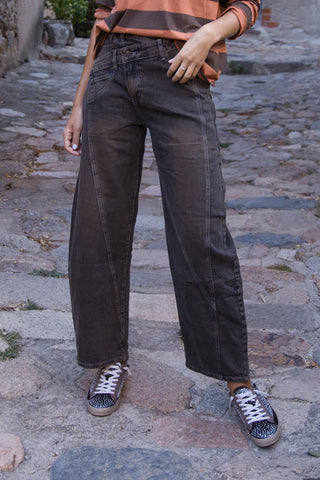 Jeans Barrel Cruzado Chocolate