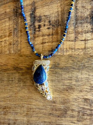 Collar cuerno piedra