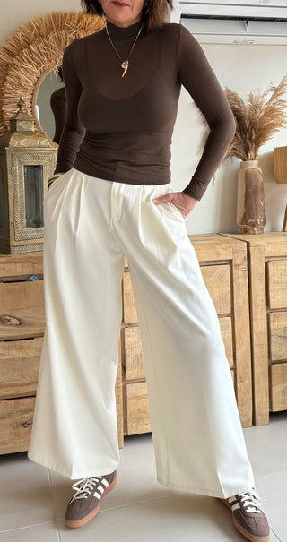 Pantalón palazzo beige claro