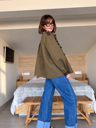 Chaqueta oversize con aplicaciones decorativas beige