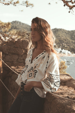 Blusa Bordada Étnica