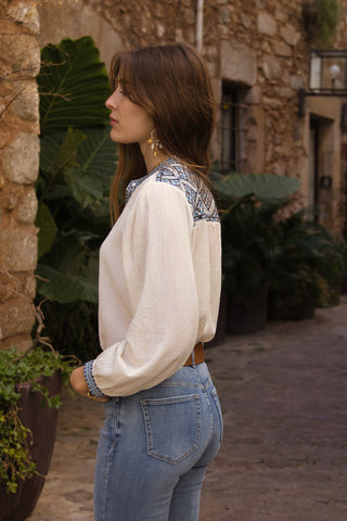 Blusa Bordada Étnica