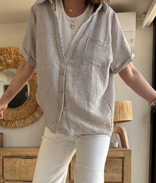 Camisa rayas con camiseta café