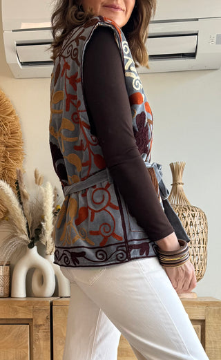 🧵 Chaleco de terciopelo bordado artesanal