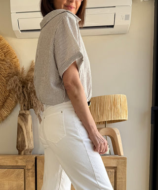 Camisa rayas con camiseta café