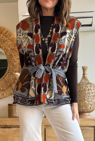 🧵 Chaleco de terciopelo bordado artesanal