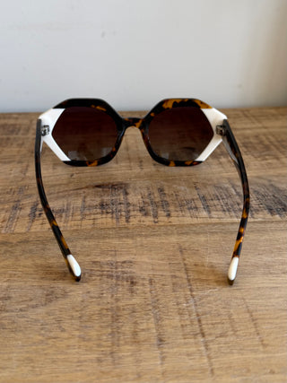 Gafas de Sol Octavia Carey Disponible en preventa · Envíos a partir del 10 de mayo
