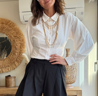 Camisa Blanca Manga Abullonada “Essential Chic”