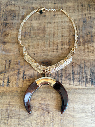 Collar Media Luna Acero Dorado