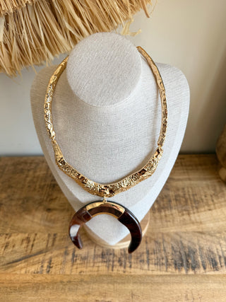 Collar Media Luna Acero Dorado