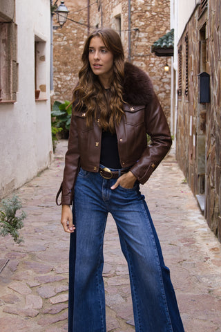 Chaqueta Efecto Piel con Cuello y Puños Desmontables
