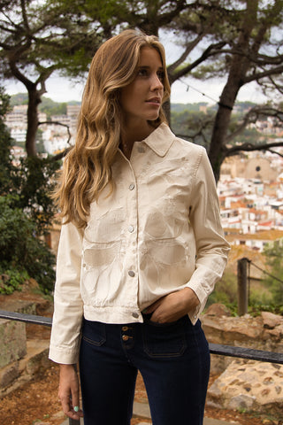 Chaqueta bordada beige