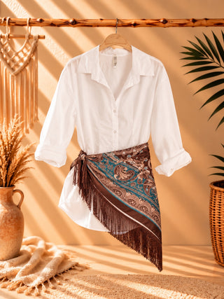 Camisa de popelín blanca con pañuelo desmontable