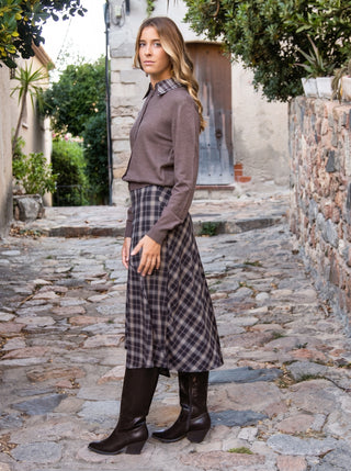Chaqueta marrón look completo