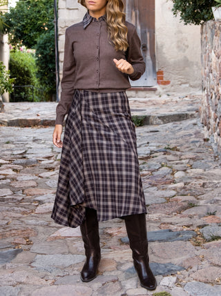 Falda midi asimétrica de cuadros marrón - Martina Pey