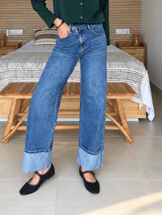 Jean wide leg con dobladillo ancho