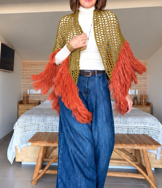 Poncho artesanal Martina Pey - fotografía 1